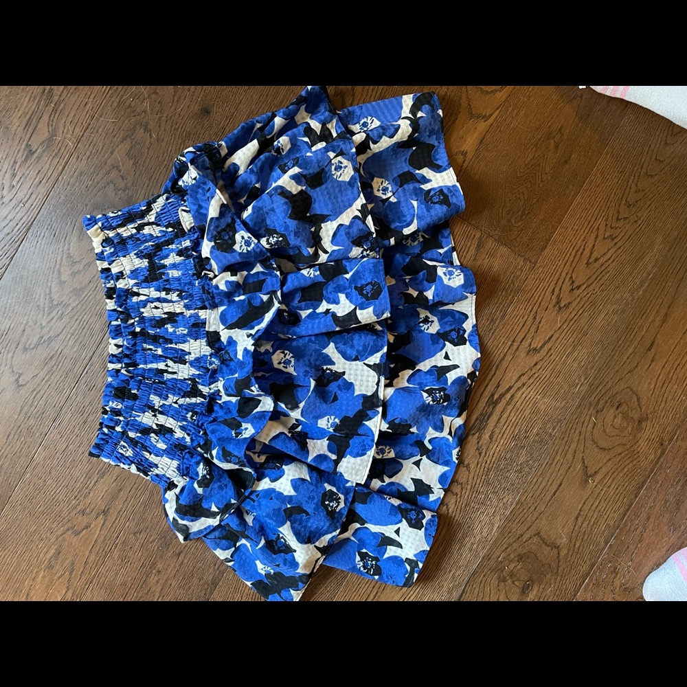 Who What Wear ruffled skirt in blue and white floral print